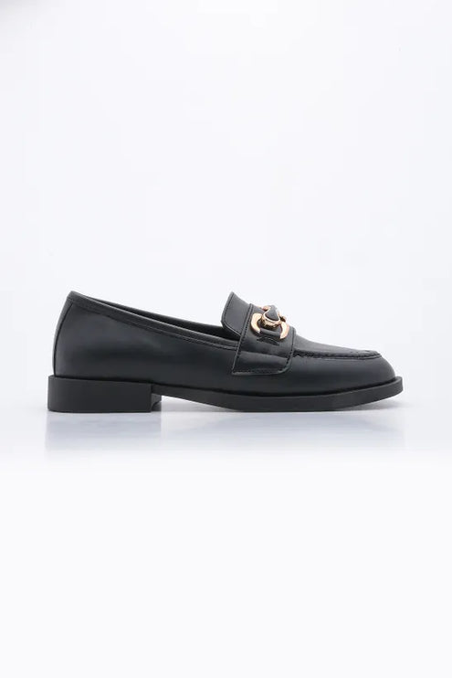 حذاء إيفسا كاجوال بإبزيم جلد أسود لامع -338