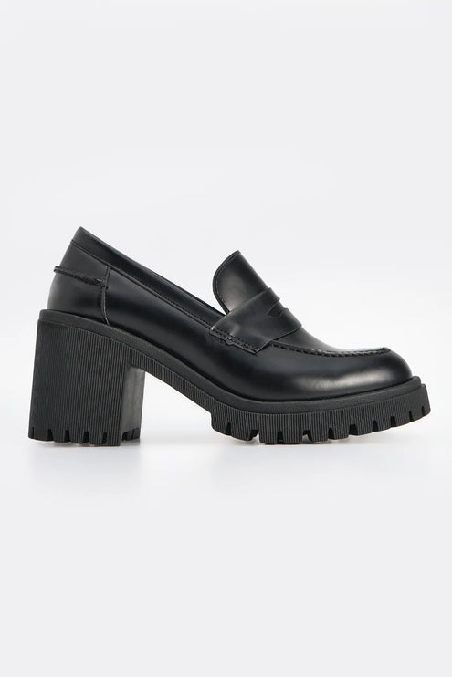 Zumes حذاء لوفر أسود بكعب سميك -379