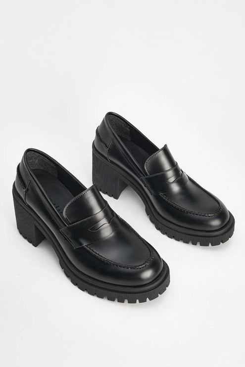 Zumes Thick Heeled Black Loafer -379