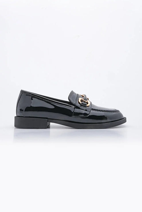 حذاء إيفسا كاجوال بإبزيم جلد أسود لامع -338