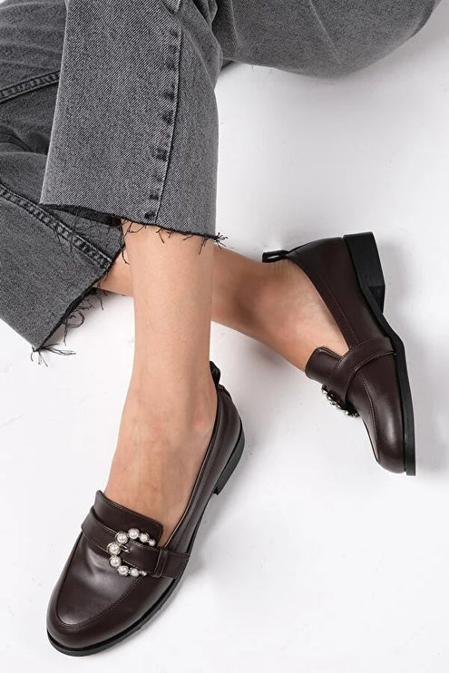 حذاء أكسفورد مسطح كاجوال نسائي بإبزيم لؤلؤي أسود اللون -397