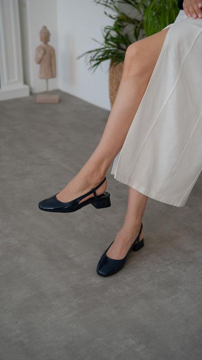 حذاء باليرينا أرتور جلد لامع F32. أزرق كحلي