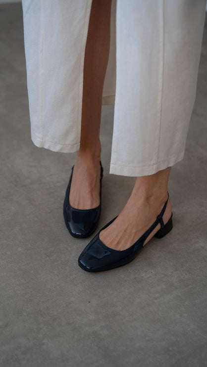 حذاء باليرينا أرتور جلد لامع F32. أزرق كحلي