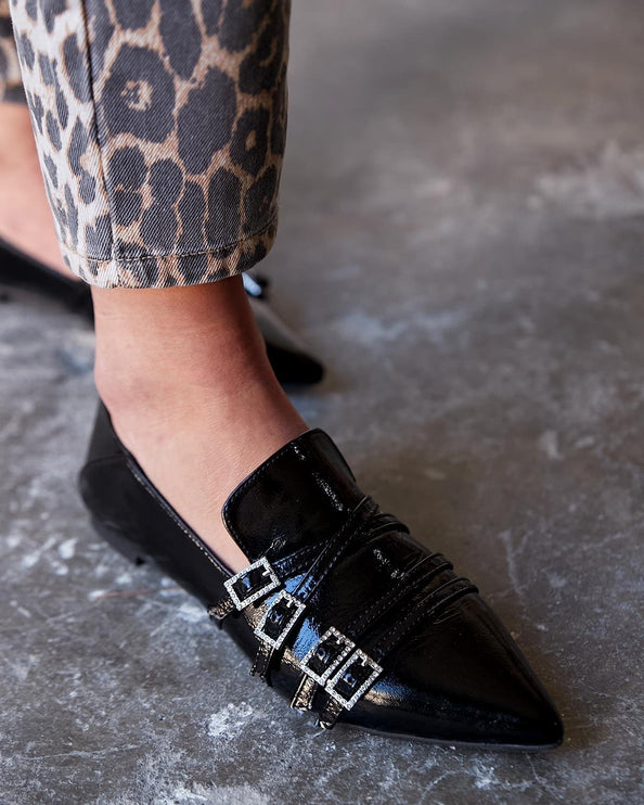 حذاء باليرينا بروس جلد أسود لامع F82