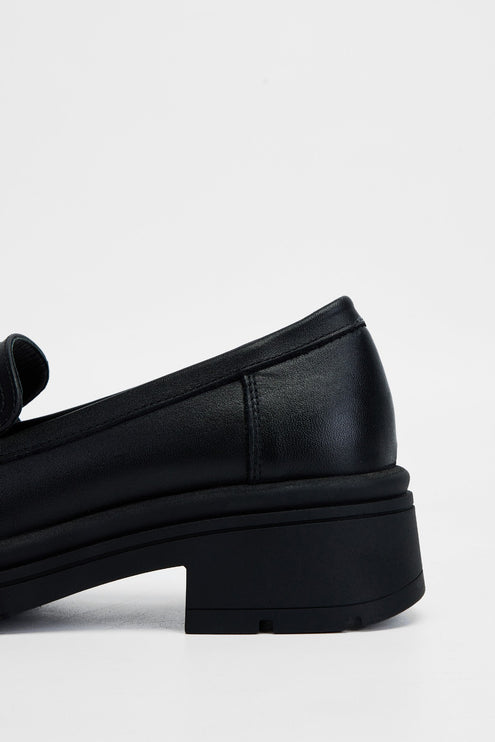 حذاء لوفر جلد طبيعي للنساء من الجلد الأسود -361