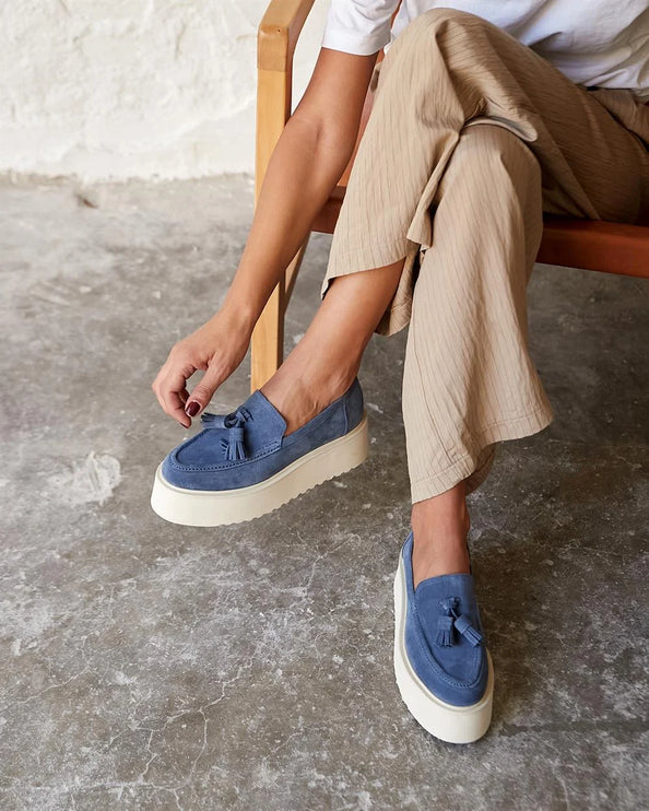 حذاء أوكسفورد نسائي من جلد الغزال باللون الأزرق الداكن -392