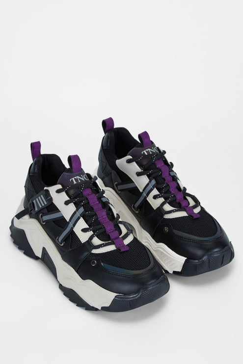 حذاء رياضي نباتي أسود للنساء -107