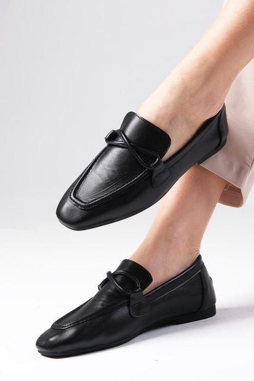 حذاء لوفر فيونا من الجلد الطبيعي باللون الأسود مقاس 46║