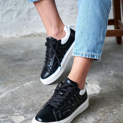 GREDY BLACK WHITE SNEAKERS -285