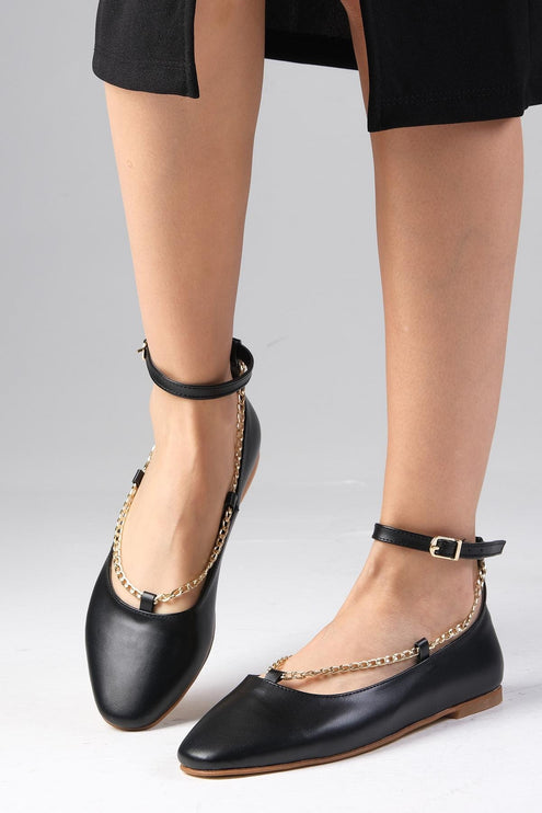 جينيفر حذاء باليرينا أسود اللون بسلسلة F24