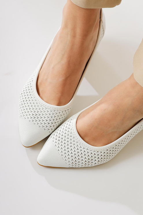 Nazneen Cream Pointed Toe Patterned Heeled Shoes ║1051