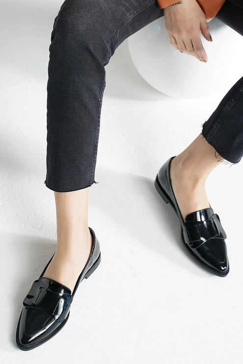 Nora Black Color Patent Leather Loafer Shoes 33║