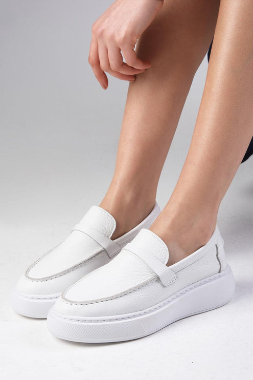 حذاء لوفر أولينا من الجلد الطبيعي باللون الأبيض F19