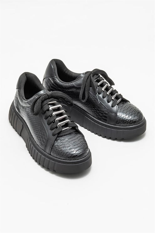 حذاء رياضي نسائي أسود -109