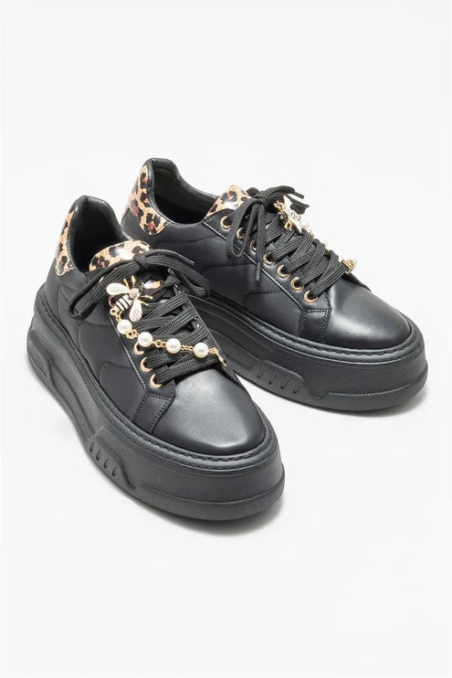 حذاء رياضي نسائي أسود اللون -204