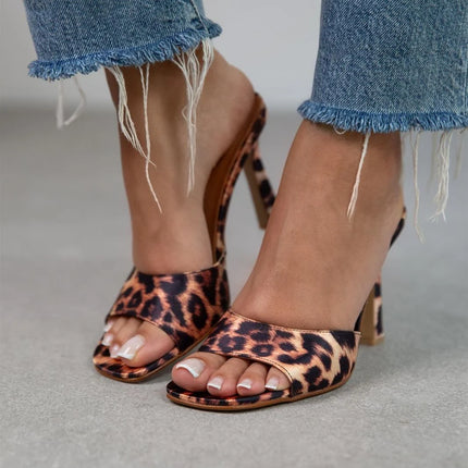 TRACY WHITE LEOPARD SLIPPERS LEO -986
